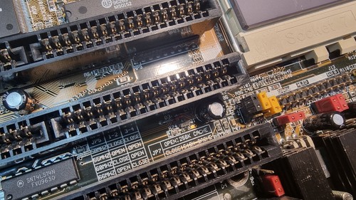 Biostar MB-8500TVX-A rev 2.1 - Pentium 133 Mhz - 128MB EDO - 第 7/12 張圖片