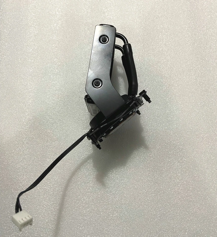 Original HP Z820 water-cooled radiator with bottom seat and screws 635869-002 - Image 4 of 4