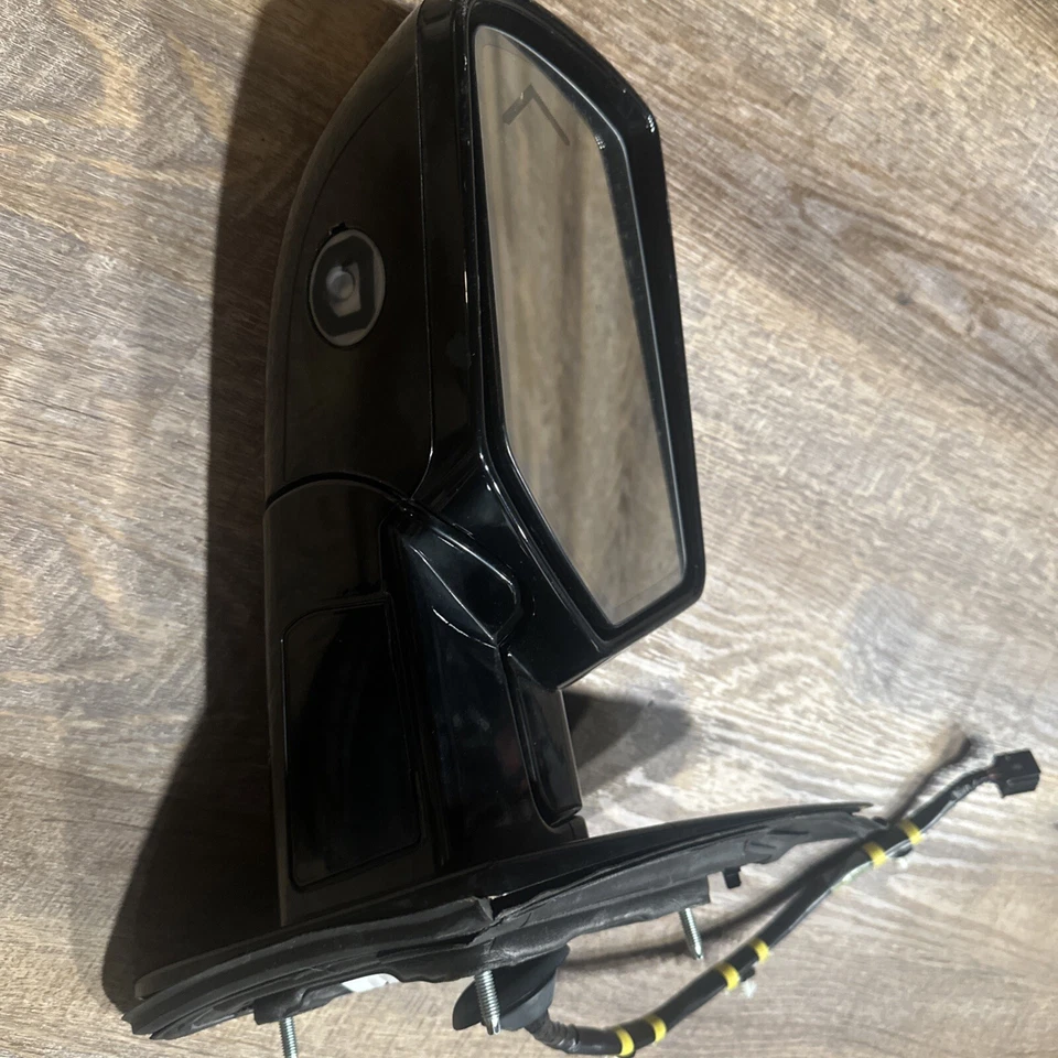 2015-2020 Chevy Suburban Tahoe GMC Yukon Left Driver Side Mirror OEM - Image 4 of 4