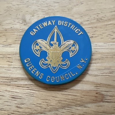 VTG  BSA Gateway District Queens Council NY plastic token cubmaster pac #90