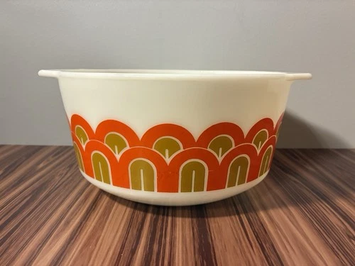 Vintage Pyrex "Arches" or "Fish Scales" Pattern 3 Quart Casserole Dish 344