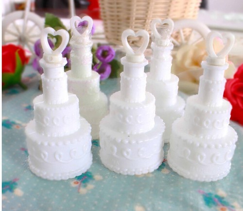 50 White Wedding Cake Party Bubble Bottle table gift favour bomboniere kids kiss - Picture 2 of 8