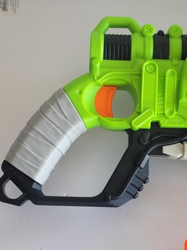 NERF Zombie Strike CROSSCUT Blaster Pistol & Brainsaw Chainsaw Gun - Picture 4 of 7