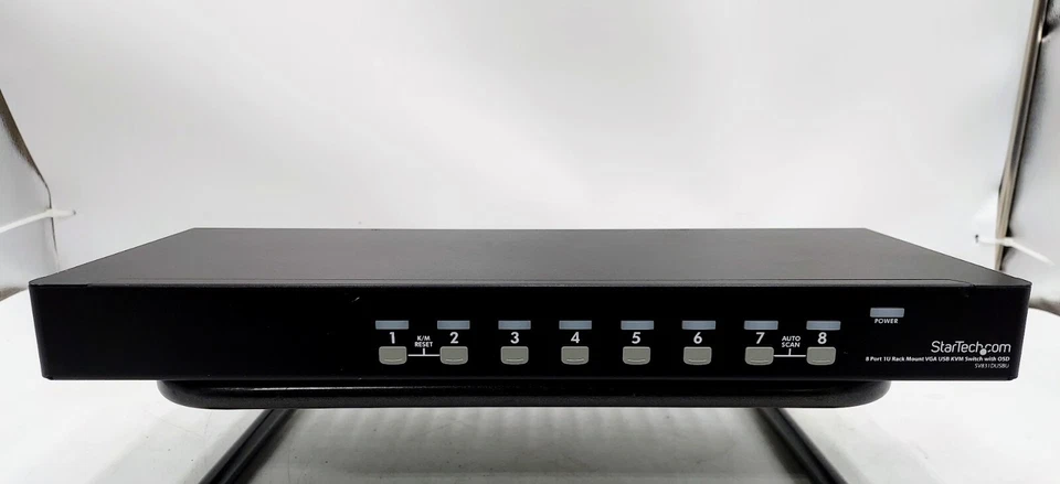 StarTech SV831DUSBU 8 Port 1U Rackmount USB VGA KVM Switch - Image 2 of 4