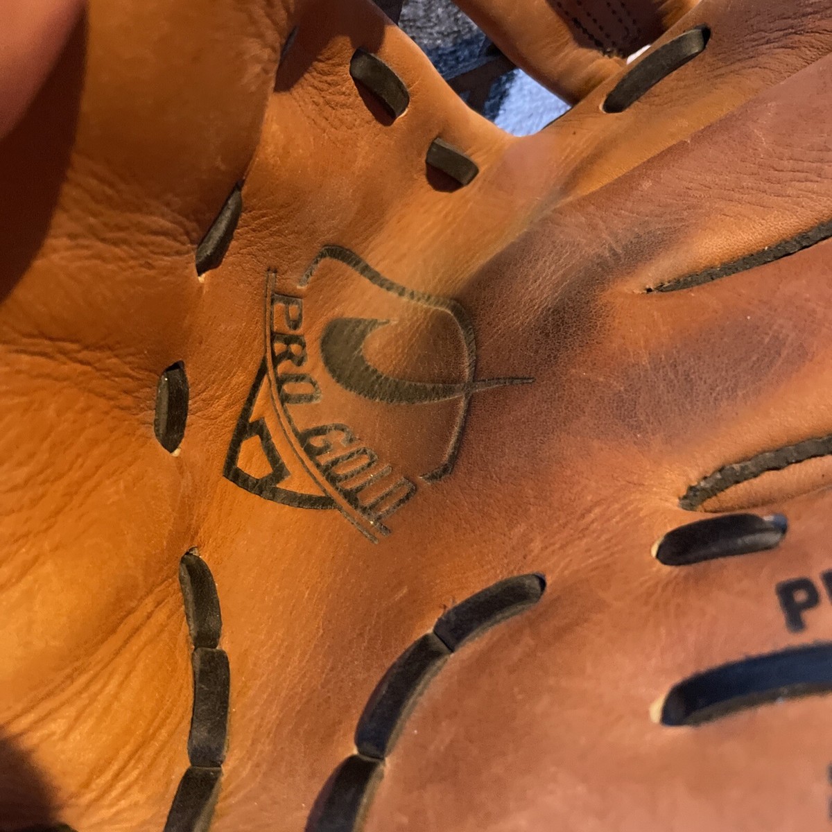 Nike Pro Gold 1175 Baseball glove 11.75 Inches Right Handed