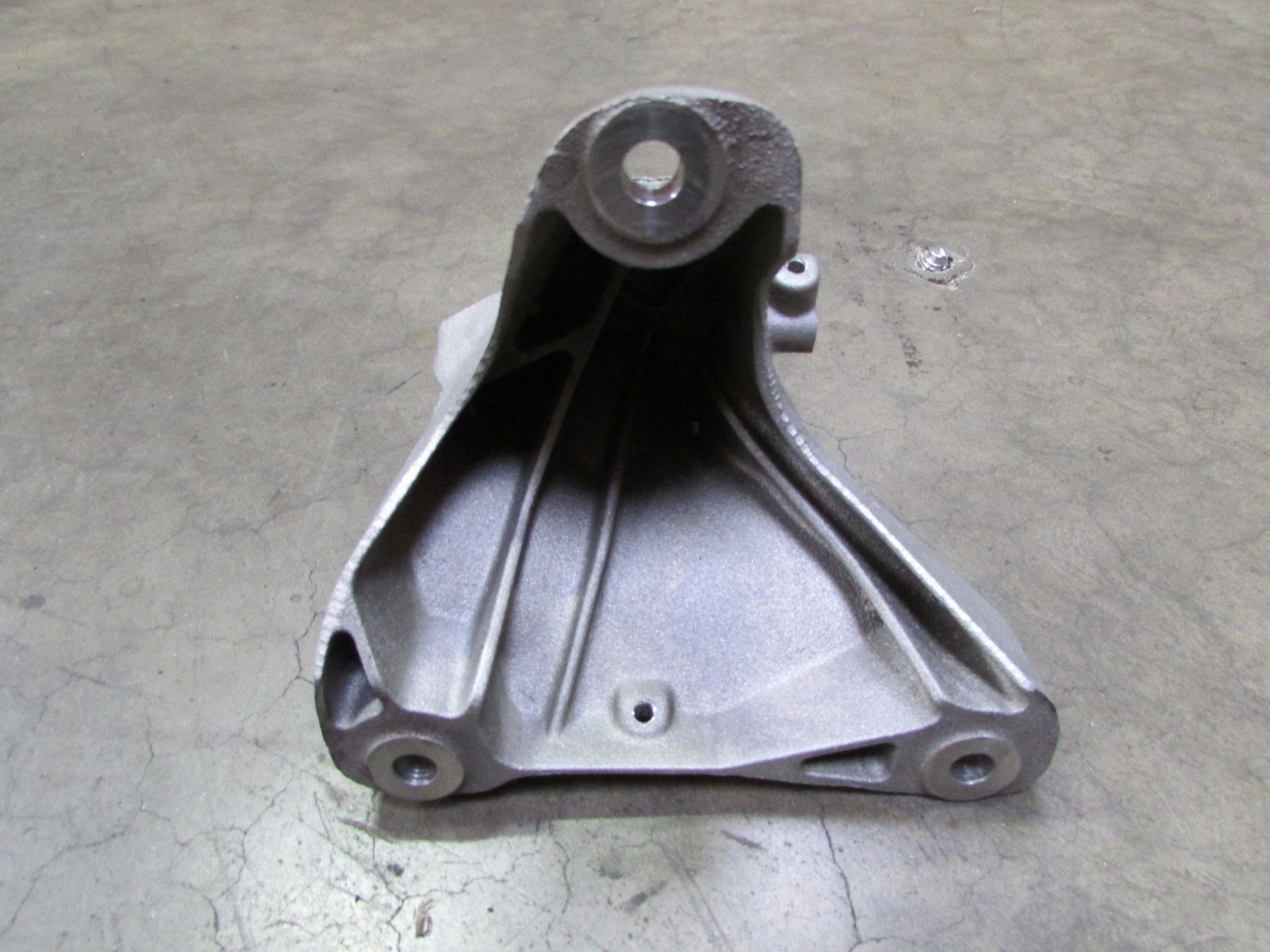 Lamborghini Gallardo LP550, 560, 570 Right Motor Mount Bracket 420199308G, Used