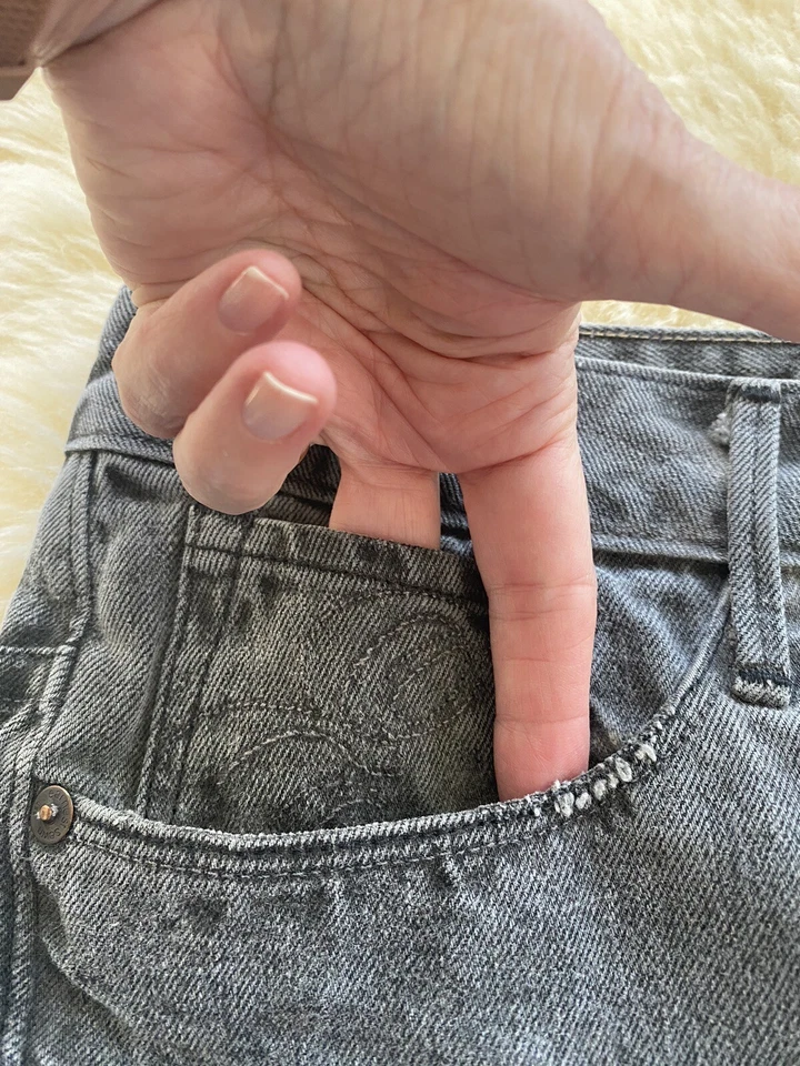 Saia jeans Ernest costurada Charlotte 79 cinza lavagem desgastada fenda traseira tamanho 30 - Imagem 2 de 4