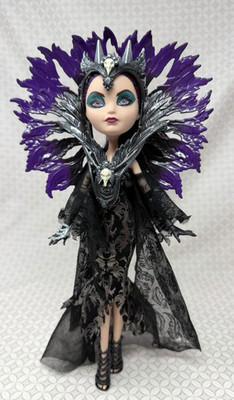 Ever After High Spellbinding Raven Queen Doll Evil Queen Dress Jewelry Shoes