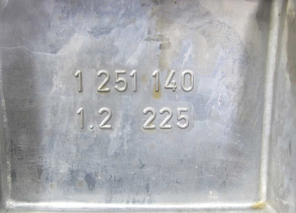 BMW 2002tii E21 320i M10 1968-179 4 cilindros motor culata válvula cubierta OE Foto 4 de 4