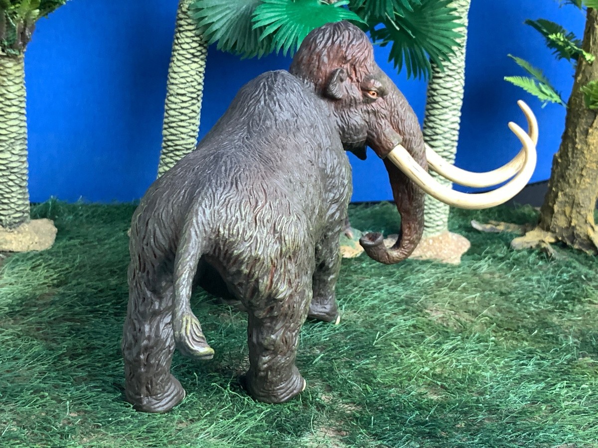 CollectA Deluxe Woolly Mammoth Figure - 1:20 Scale - Prehistoric