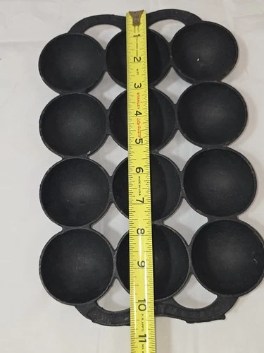 Vintage Wagner? F GOLF BALL Cast Iron Gem Pan 12 Hemispherical Cups Baking Pan