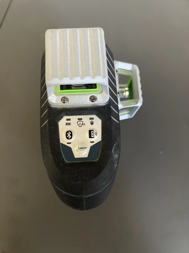 Nivel láser de línea cruzada interior Bosch GLL3-330CG Foto 4 de 4