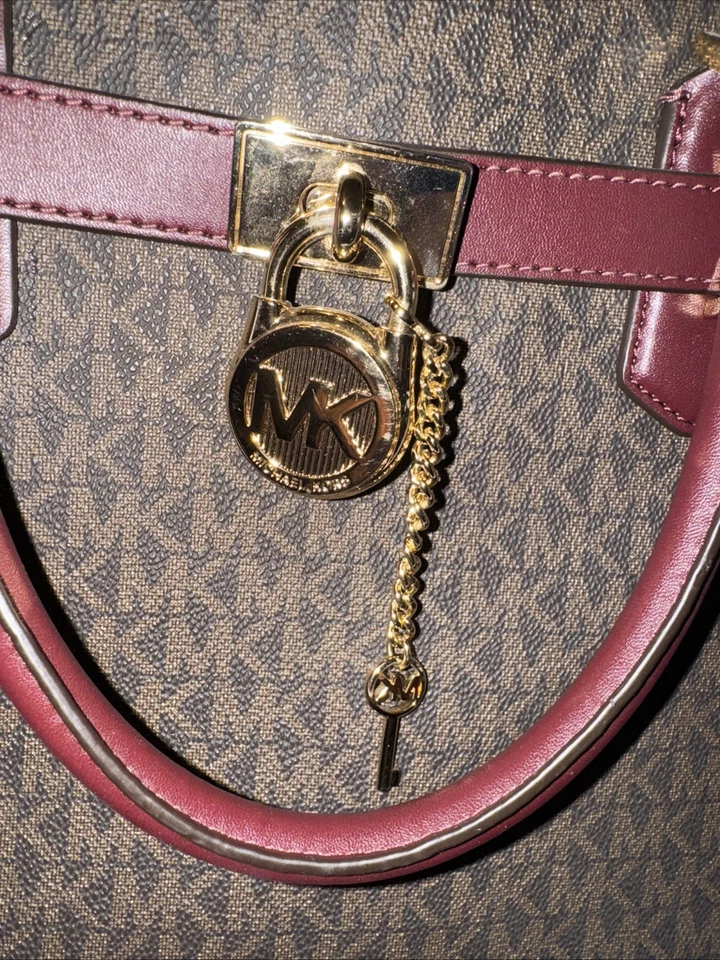 Cartera Michael Kors Hamilton púrpura y marrón con billetera a juego - Ligeramente uso Foto 2 de 4