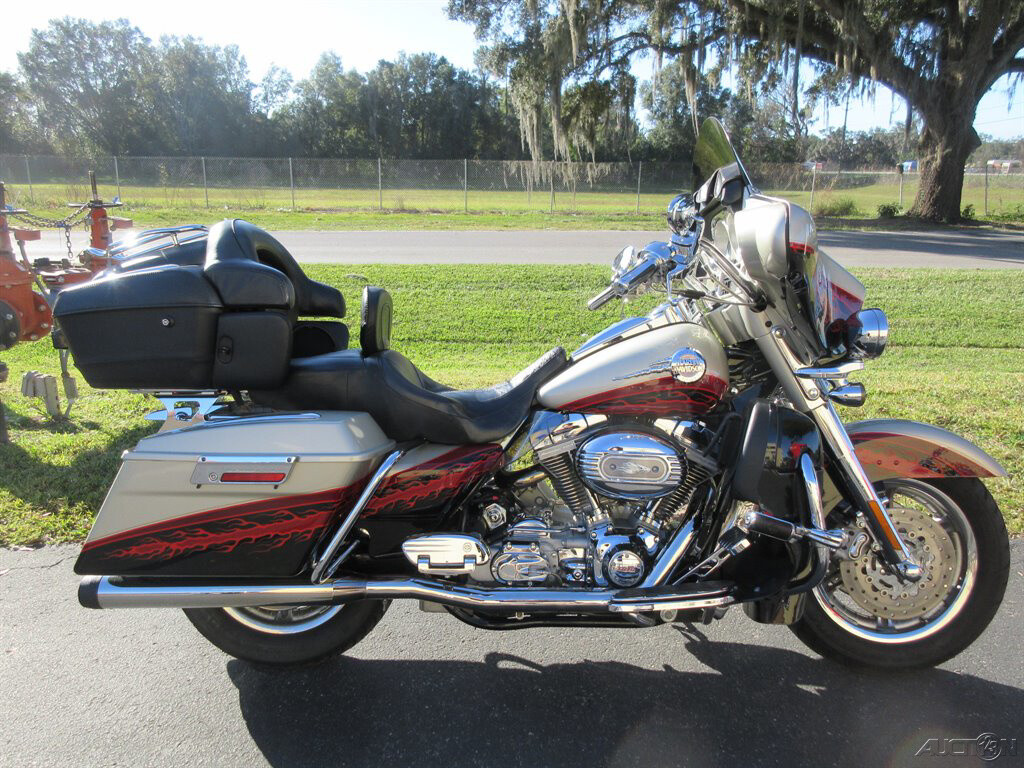 2006 Harley-Davidson Touring Electra Glide® Ultra Classic® 2006 Harley-Davidson CVO Ultra, great shape, strong motor