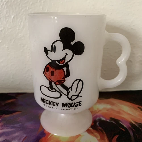 RARE VINTAGE Walt Disney Mickey Mouse Milk Glass COFFEE MUG CUP 8 Ounce 1970s **