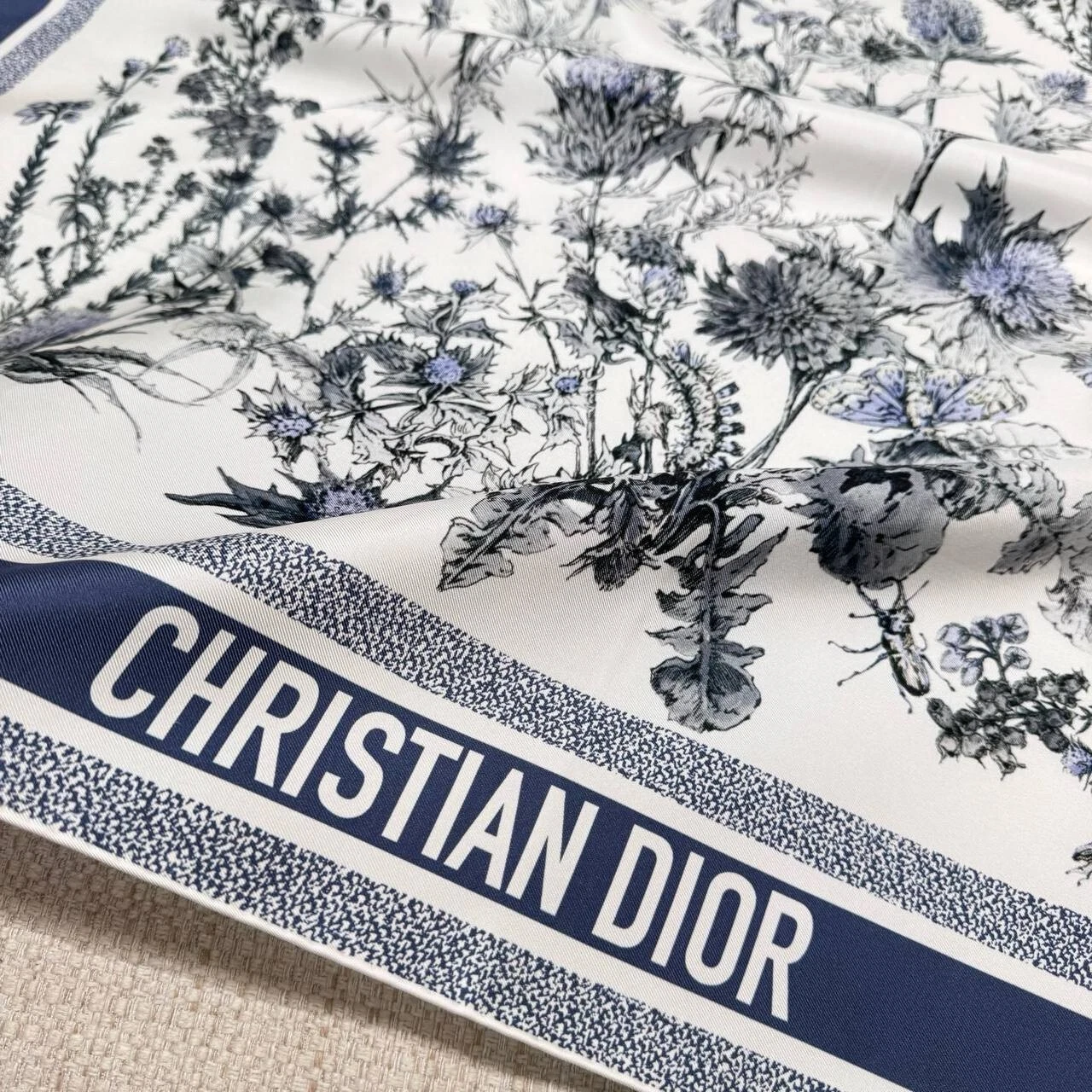 Foulard Christian Dior bleu à fleurs pour femme