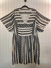 Old Navy Women White Tribal Aztec Shift Dress Size 2XL Southwest Boho Patchwork