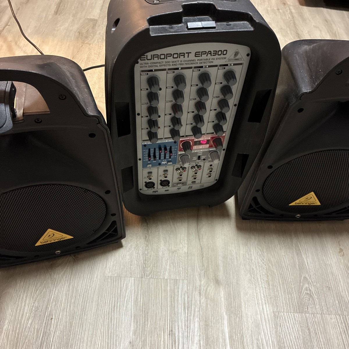 Behringer EUROPORT EPA300 ポータブルPAシステム Behringer EUROPORT EPA300 Portable PA System | Guitar Center