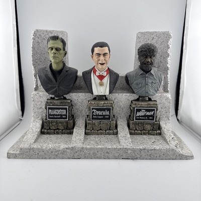 UNIVERSAL STUDIOS MONSTER LEGACY COLLECTION SET FRANKENSTEIN DRACULA WOLF MAN