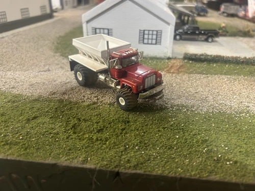 1/64 Red Mack Spreader Truck