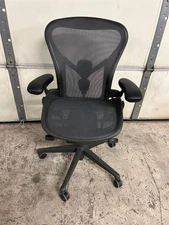^^ HERMAN MILLER AERON REMASTERED CHAIR SIZE MEDIUM / B BLACK  (HMC#65)