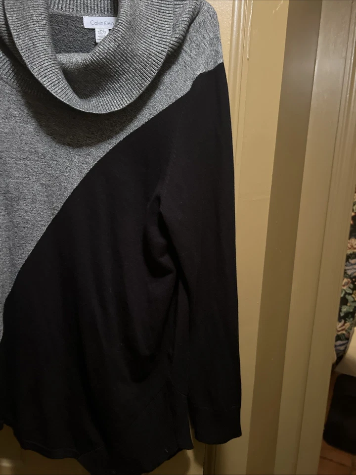 Женский свитер Calvin Klein с воротником-капотом размер XL черный/серый с длинным рукавом - Изображение 3 из 3