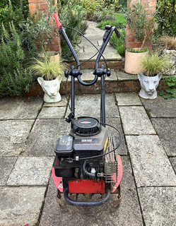 Briggs & Stratton 35 Classic 35cc Petrol Cultivator Recoil Start Red/Black