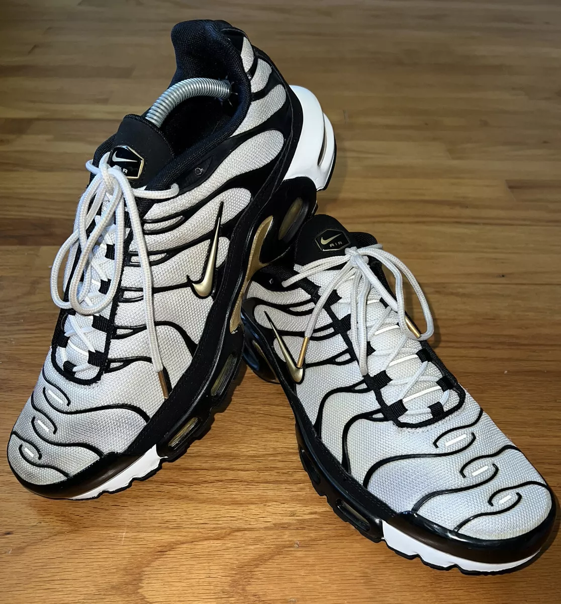Nike Air Max Plus CZ9188 001 White Black Metallic Gold Sneakers