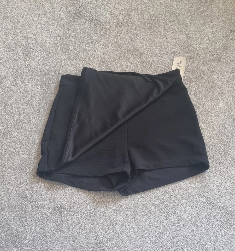Women's Forever 21 Black Stretch Skorts - Image 4 of 4