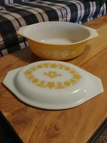 Vintage Pyrex 043 Butterfly Gold Oval  1.5 QT Casserole Dish with Matching Lid