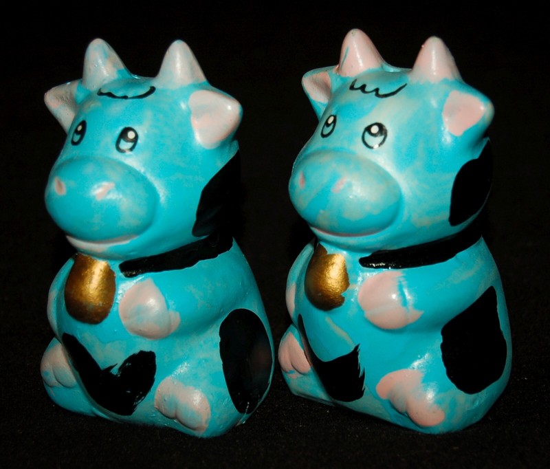VINTAGE Salt Pepper Shakers Clay Pottery Anthropomorphic COWS ANTROPOMORPHIC!