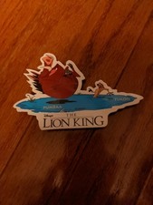 Ancien insigne pin's roi lion promo pumbaa timon disney rare film de collection 