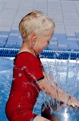 Freds Schwimmoverall Neopren Schwimmanzug Gr. 104 Wärmespeicher schnelltrocknend