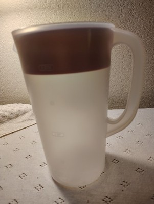 VTG Rubbermaid Pitcher Clear w Ice Guard Red Lid   2 Quart Measuring Pitcher