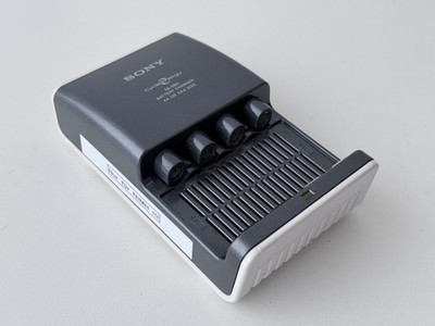 Sony Battery Charger / Batterie Ladegerät ''BCG-34HUE''