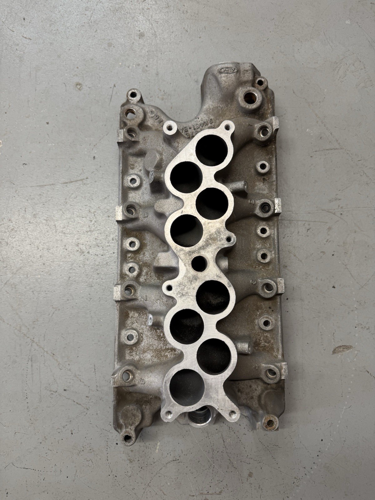 Ford GT40 1996 LOWER Intake manifold