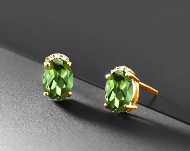 Delicados aretes de turmalina verde ovalados de plata enchapados en oro amarillo 925 de 1,44 quilates Foto 3 de 4