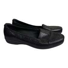 Clarks Timeless Black Leather Lea Slip On Womens Shoe Loafer 8M Comfy
