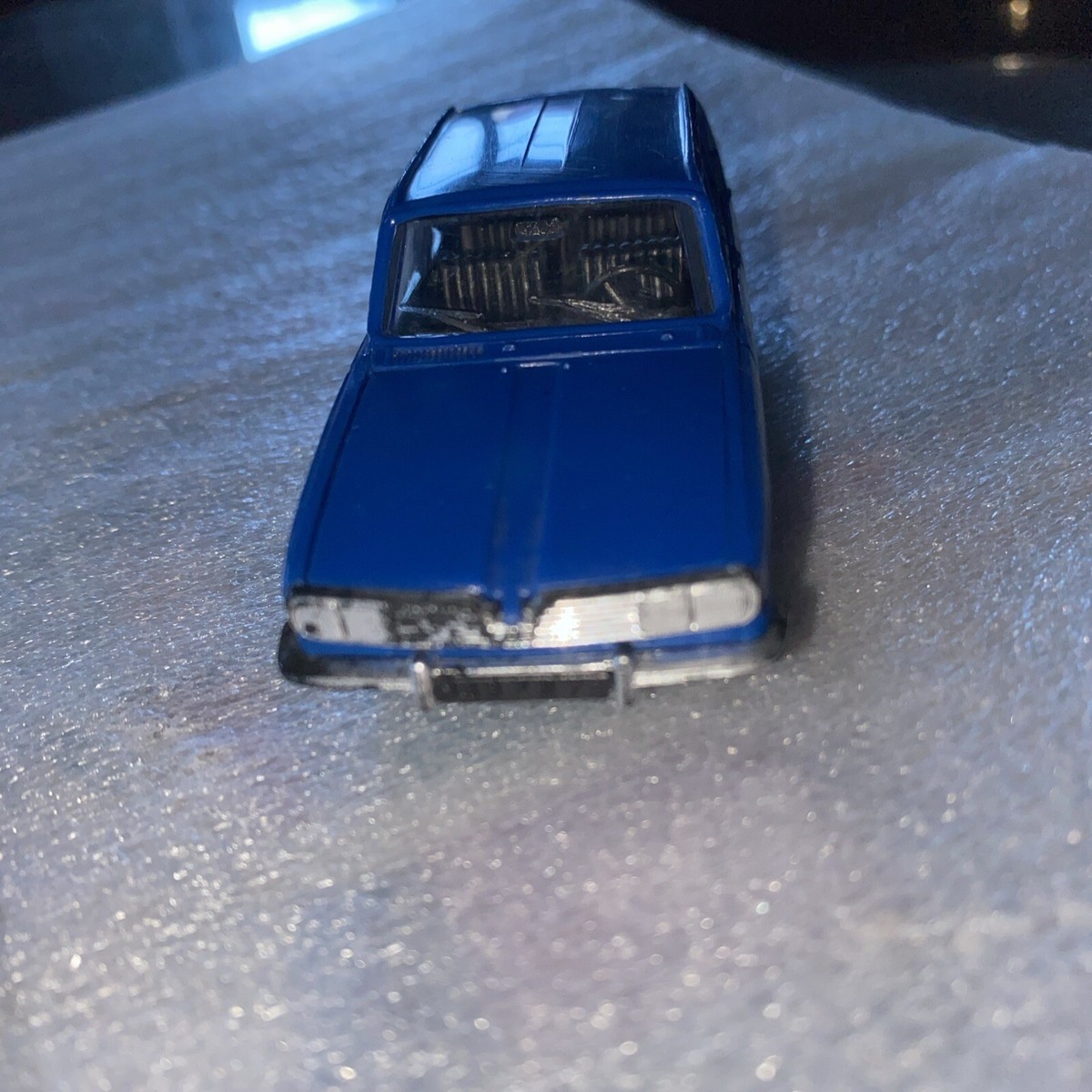 Miniature NOREV 1/43 Renault 30 TS – Pour Pièces Ou Restauration – Occasion – Fabriqué En France