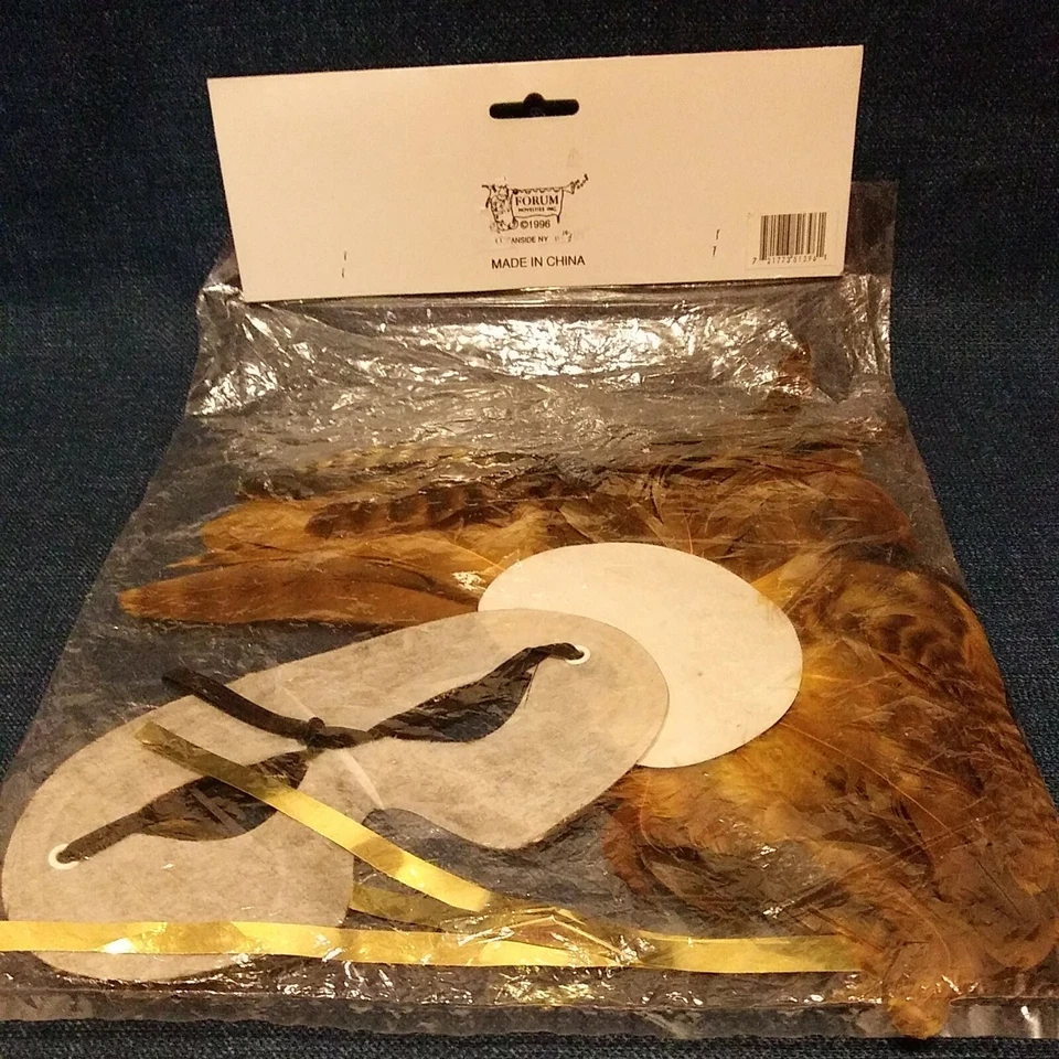Mardi Gras Mask Black and Gold Sequin and Feather 1996 Forum Vtg Mask New - Image 4 of 4