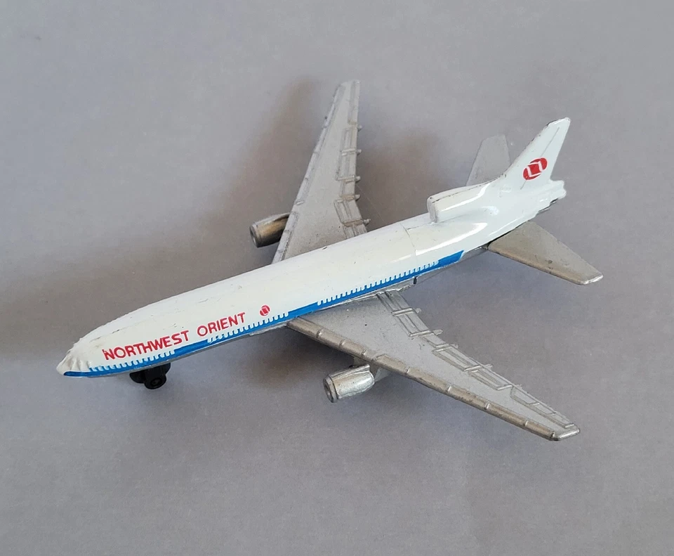 Винтажный Zee? Литая мини-игрушка-самолет Northwest Orient Lockheed Tristar F806 - Изображение 3 из 4