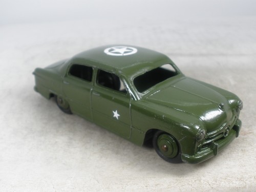 Made in England Dinky Toys 1949 Ford Sedan Staff Car #139am NEAR PERFECT