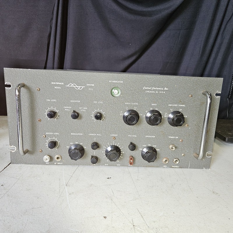 Vintage Rack Mount Central electronics 20A Ham Radio Tube Transmitter