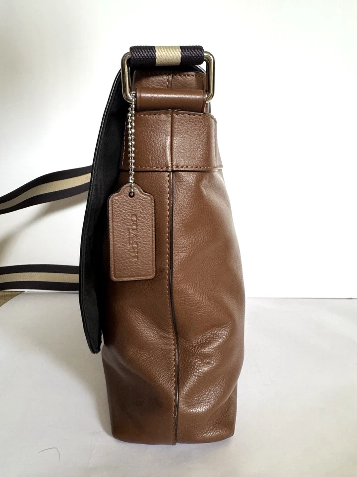 Coach Charles Men's Bag Brown Leather - Image 3 of 4