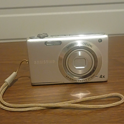 Samsung DualView TL105 Digital Camera 12.2MP 4x Zoom 2.7in USB Silver