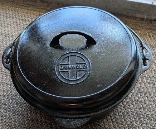 Griswold dutch oven No #9 Large Logo Cast Iron Button Logo Condition 1289 Erie