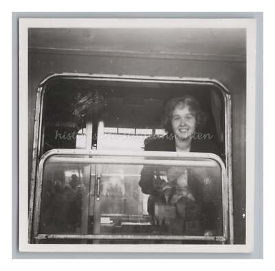 Hamburg 1957 - Station Snapshot of Woman on Train - Old Photo 1950s