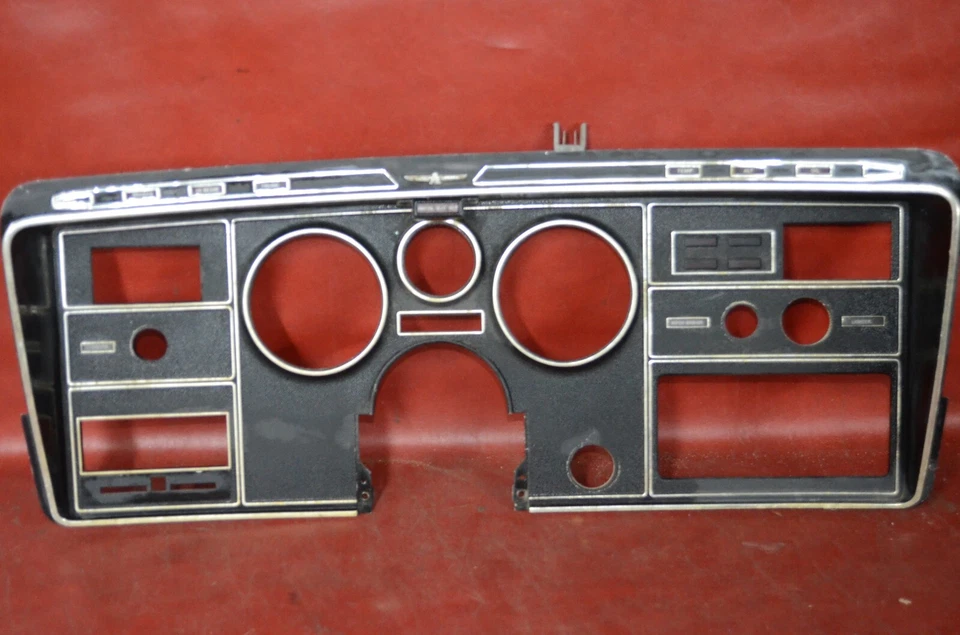 1972-1976 Ford Thunderbird painel de instrumentos painel moldura acabamento indicadores lente - Imagem 2 de 4