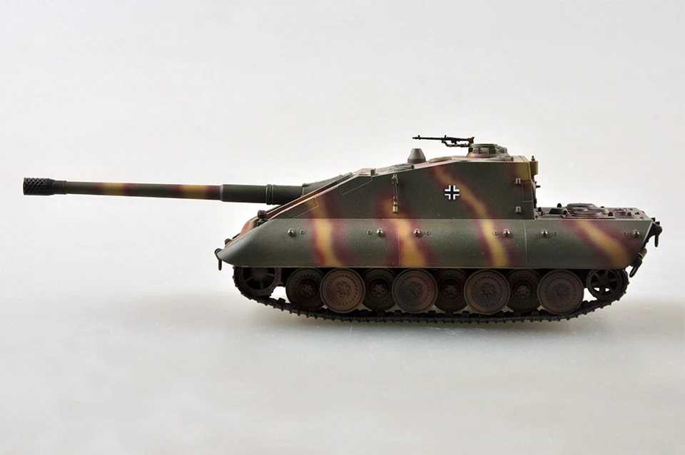 Easy Model 1/72 German Jagdpanzer E-100 Heavy Tank Plastic Finished Model #35123 - Image 3 of 4