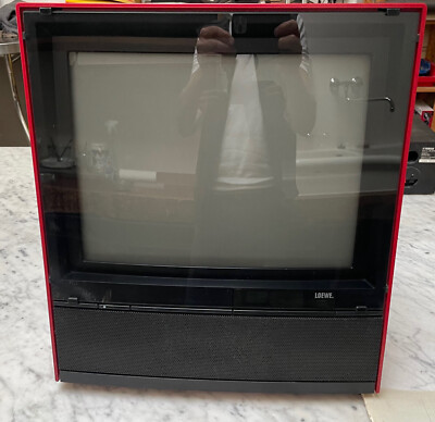 TV Loewe Art P 17, Designikone aus den 80ern in Rot, 40 cm breit-47 cm hoch